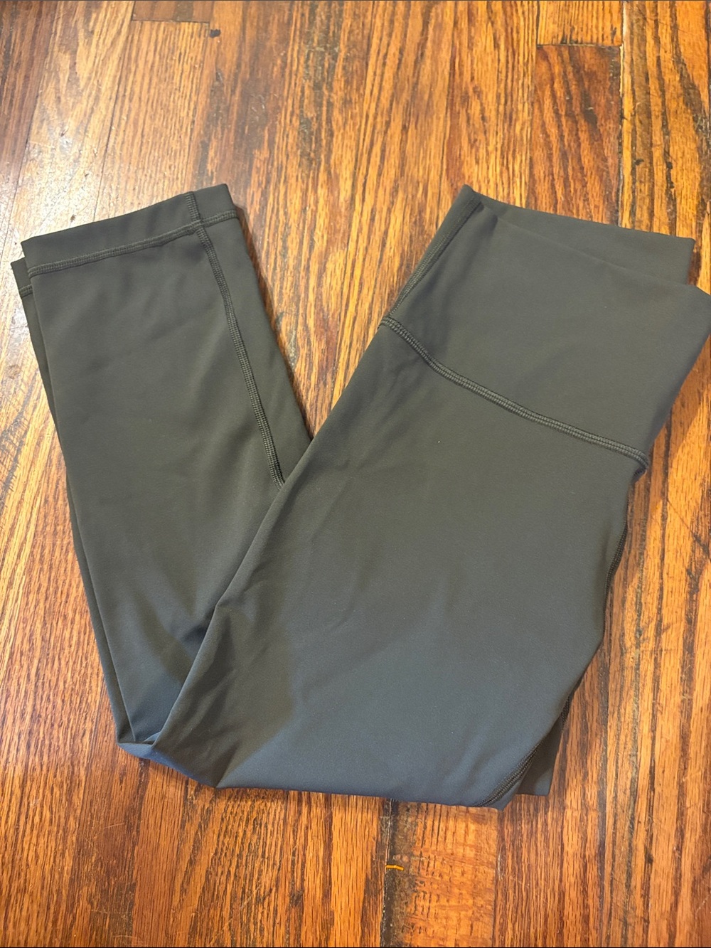 🎉Like New! Lululemon athletica Olive-Style High-Rise Cropped Leggings
